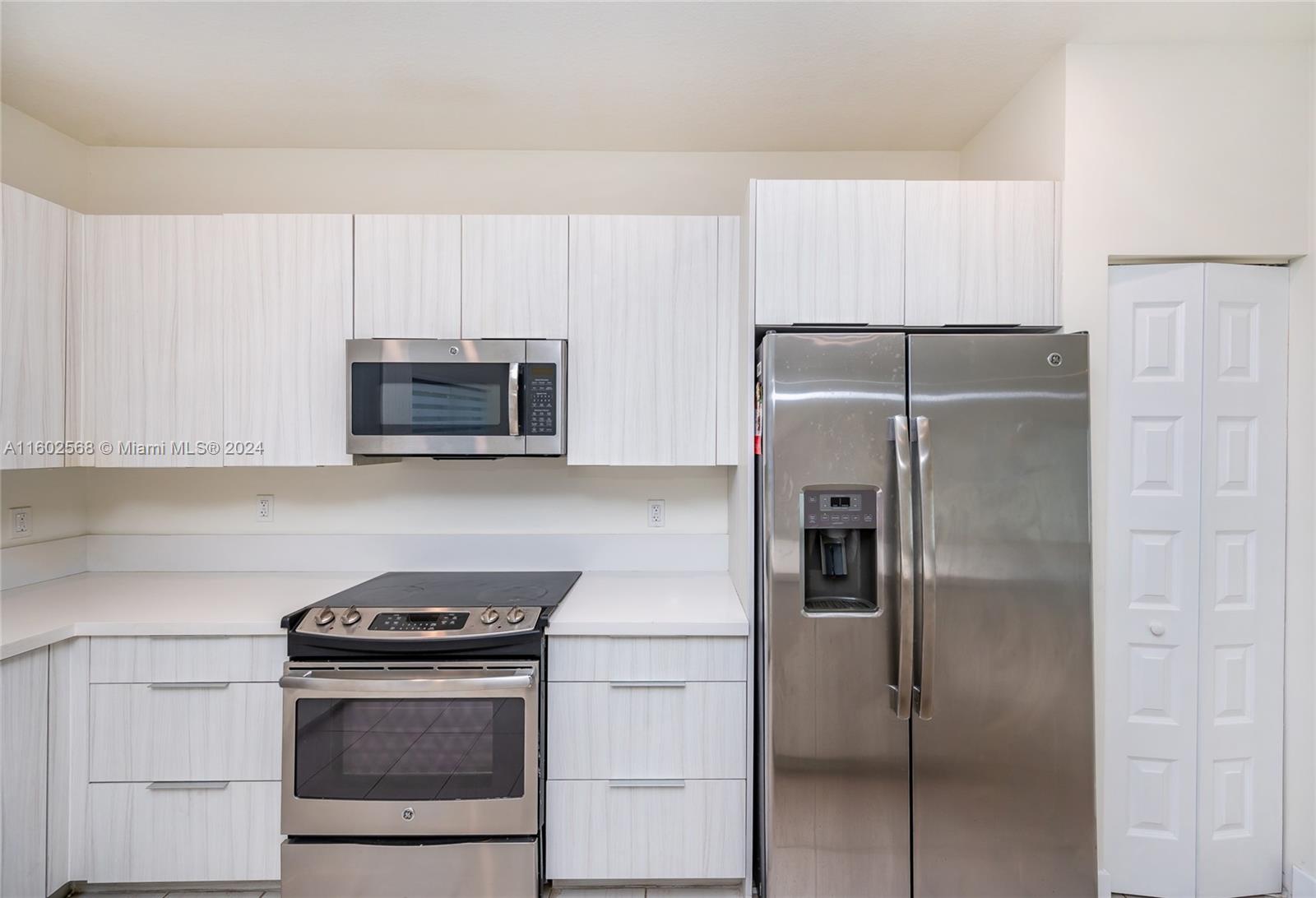 10461 NW 82nd St # 10