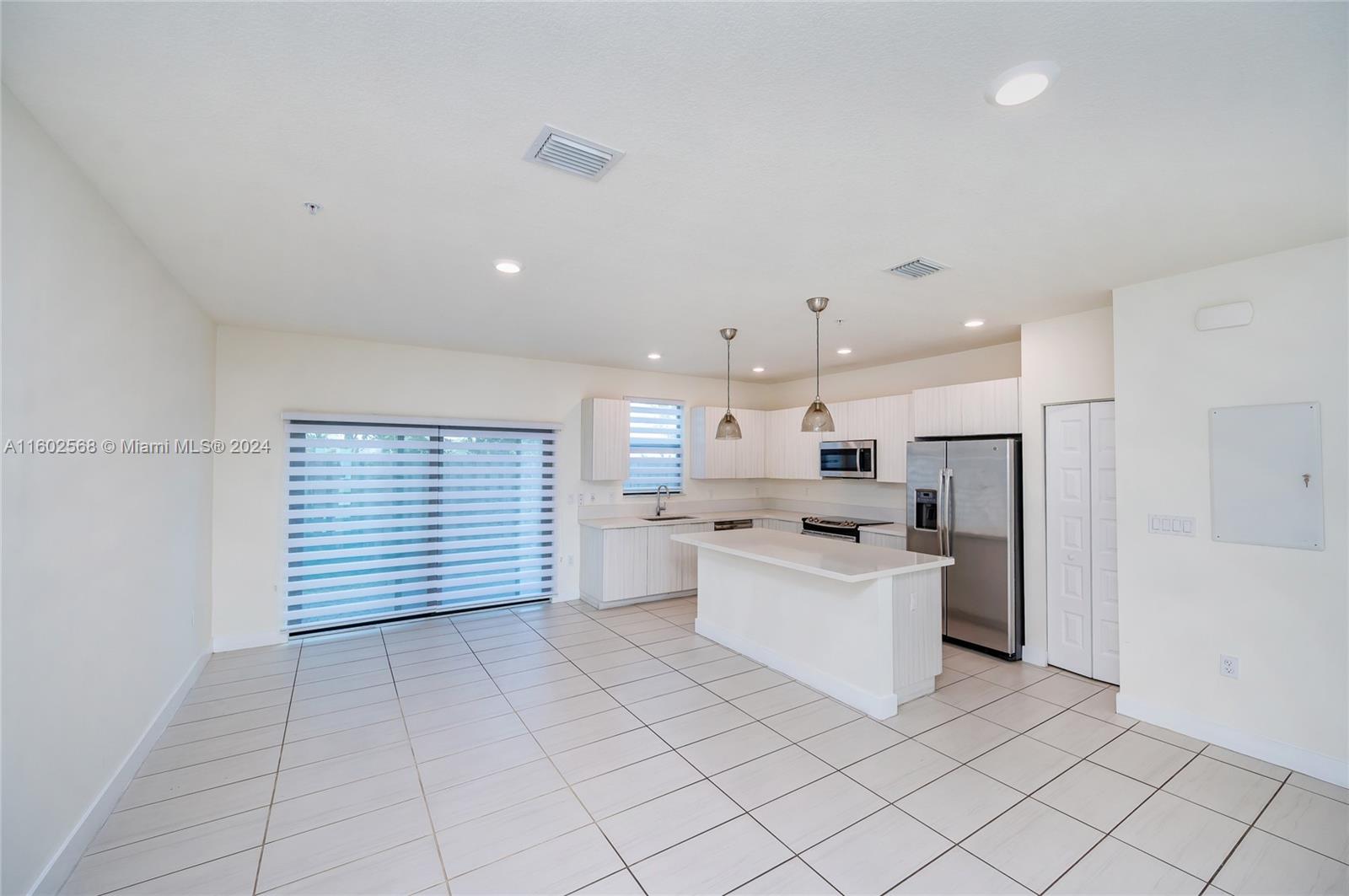 10461 NW 82nd St # 10