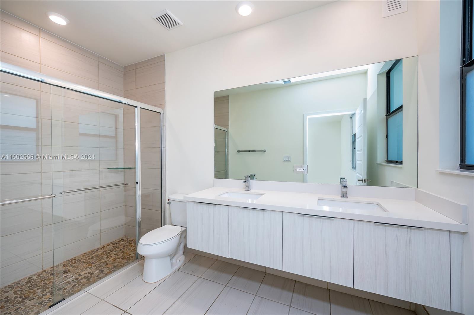 10461 NW 82nd St # 10