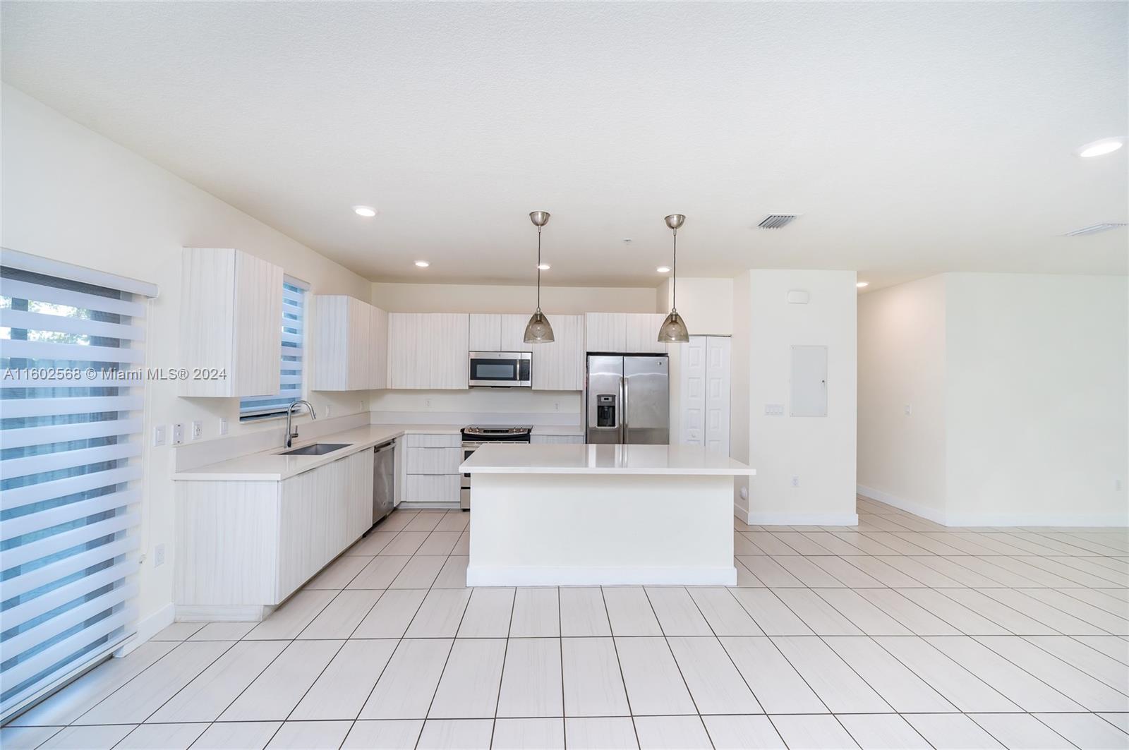 10461 NW 82nd St # 10