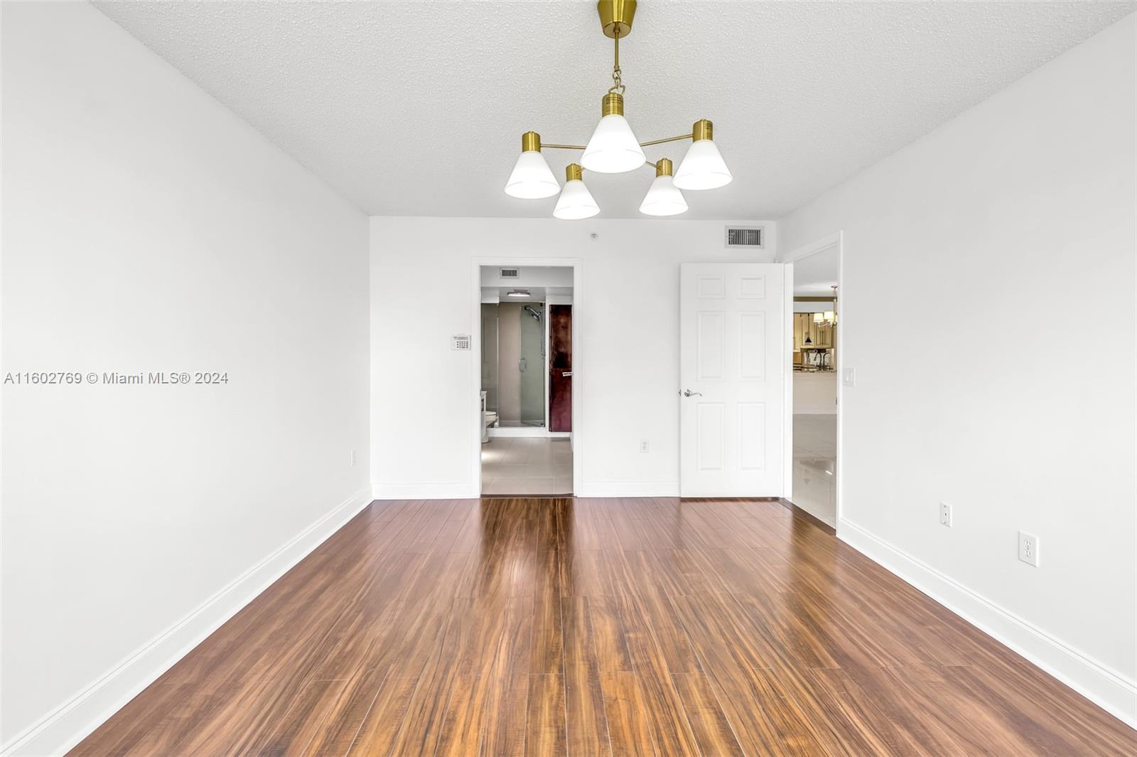 2503 N Nob Hill Rd # 106