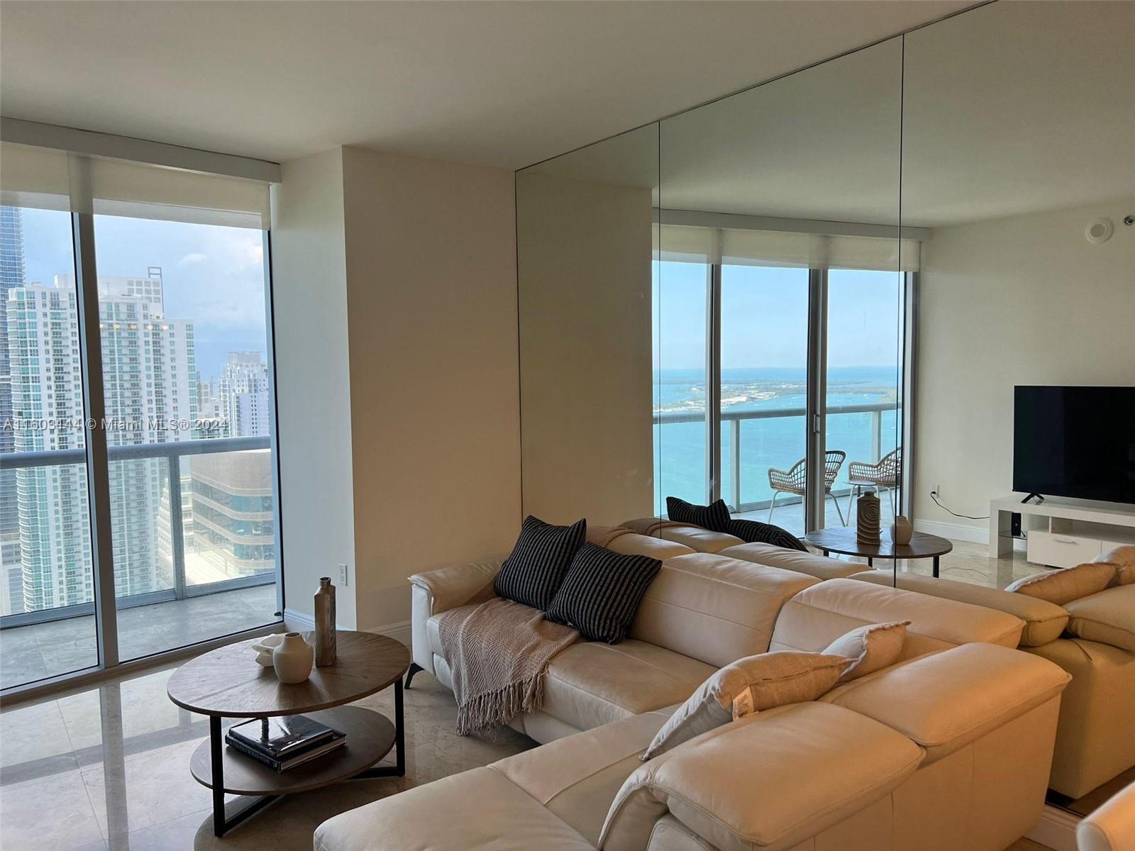 495 Brickell Ave # 4809