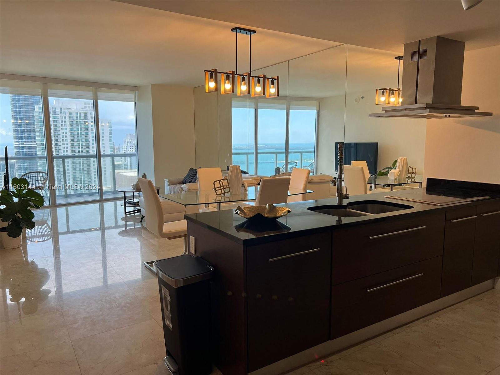 495 Brickell Ave # 4809
