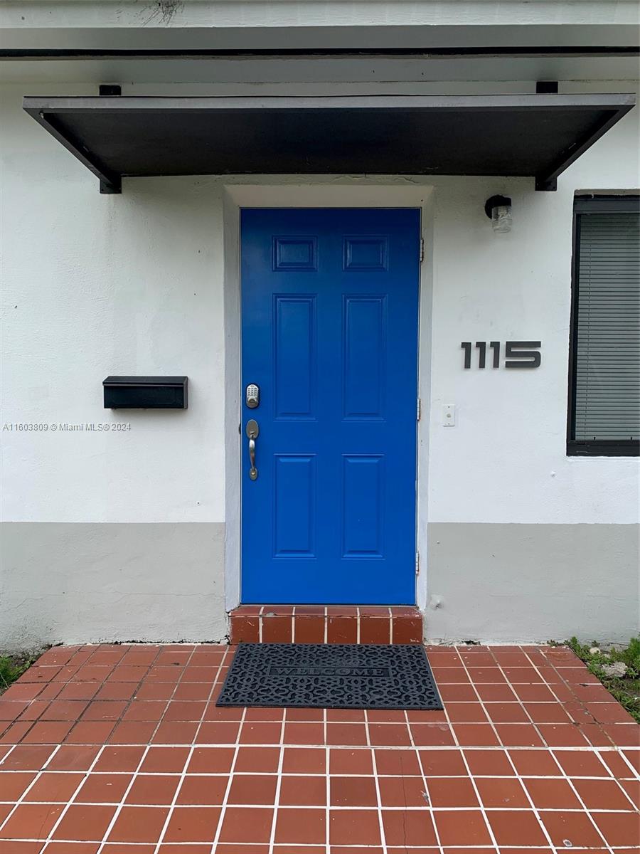 1115 NE 113 st # 2