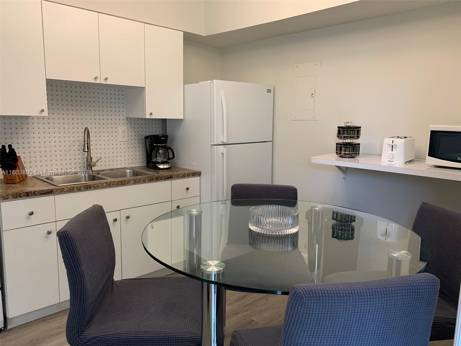 1115 NE 113 st # 2