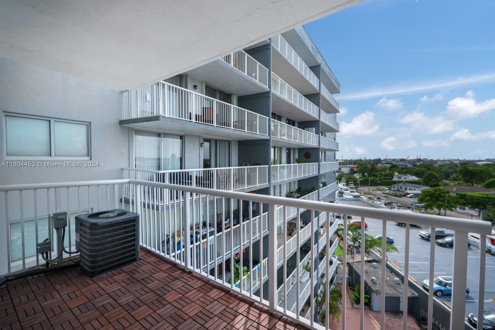 1800 NW 24th Ave # 716