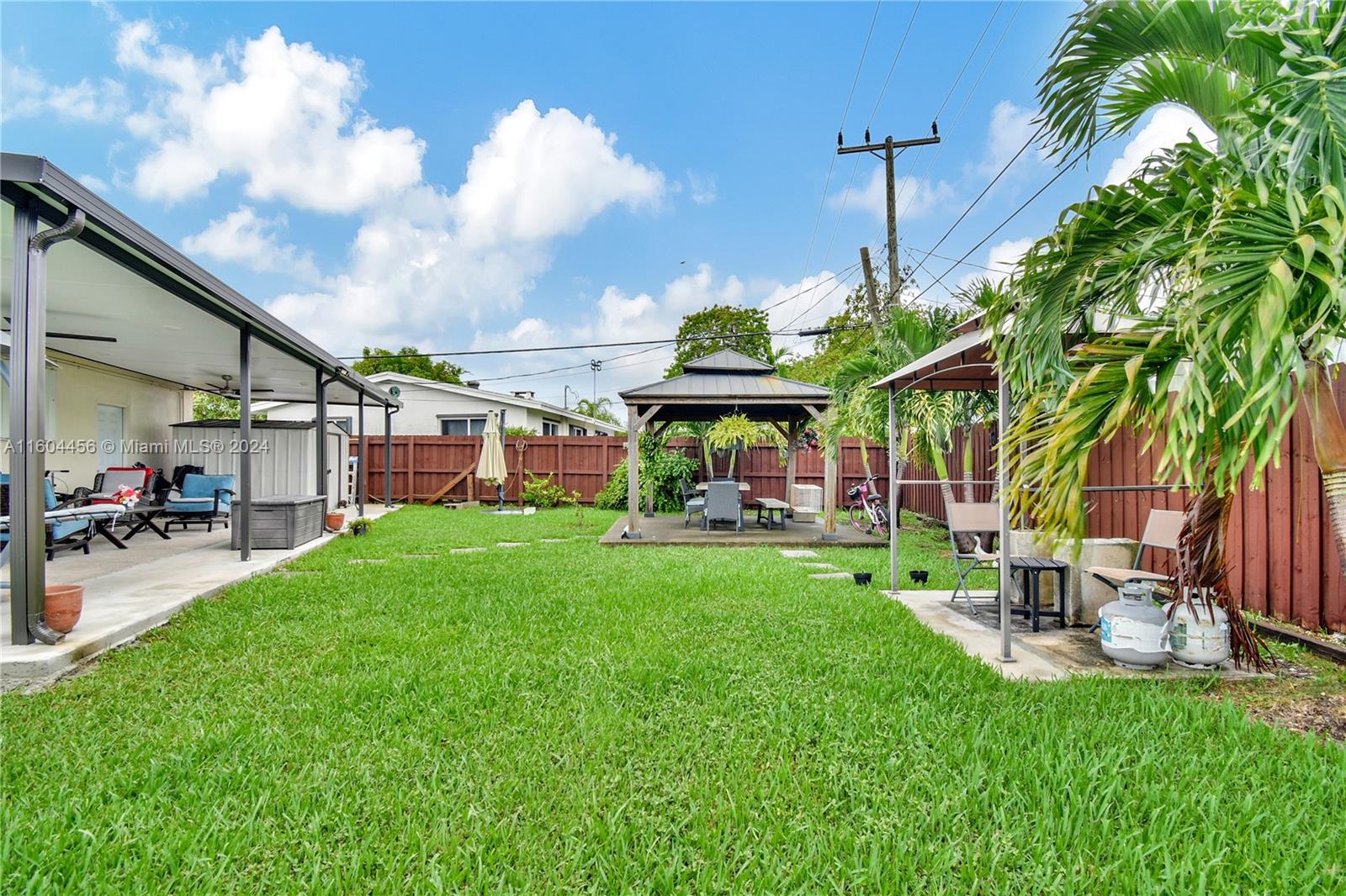 9555 Dominican Dr