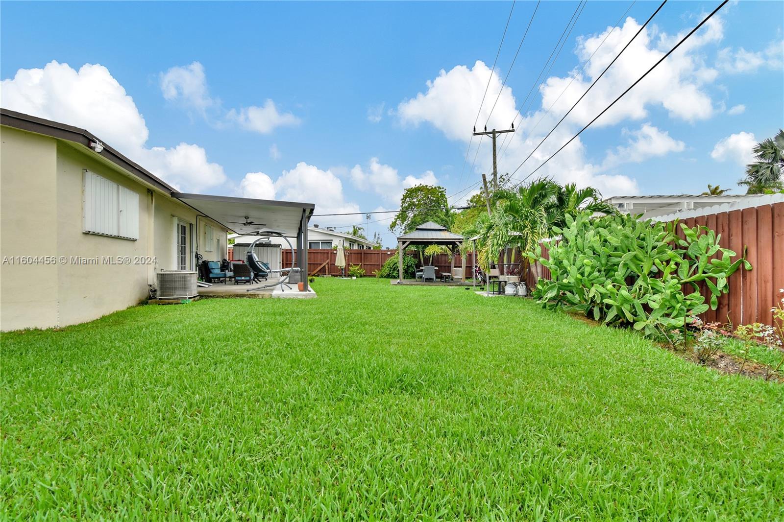 9555 Dominican Dr
