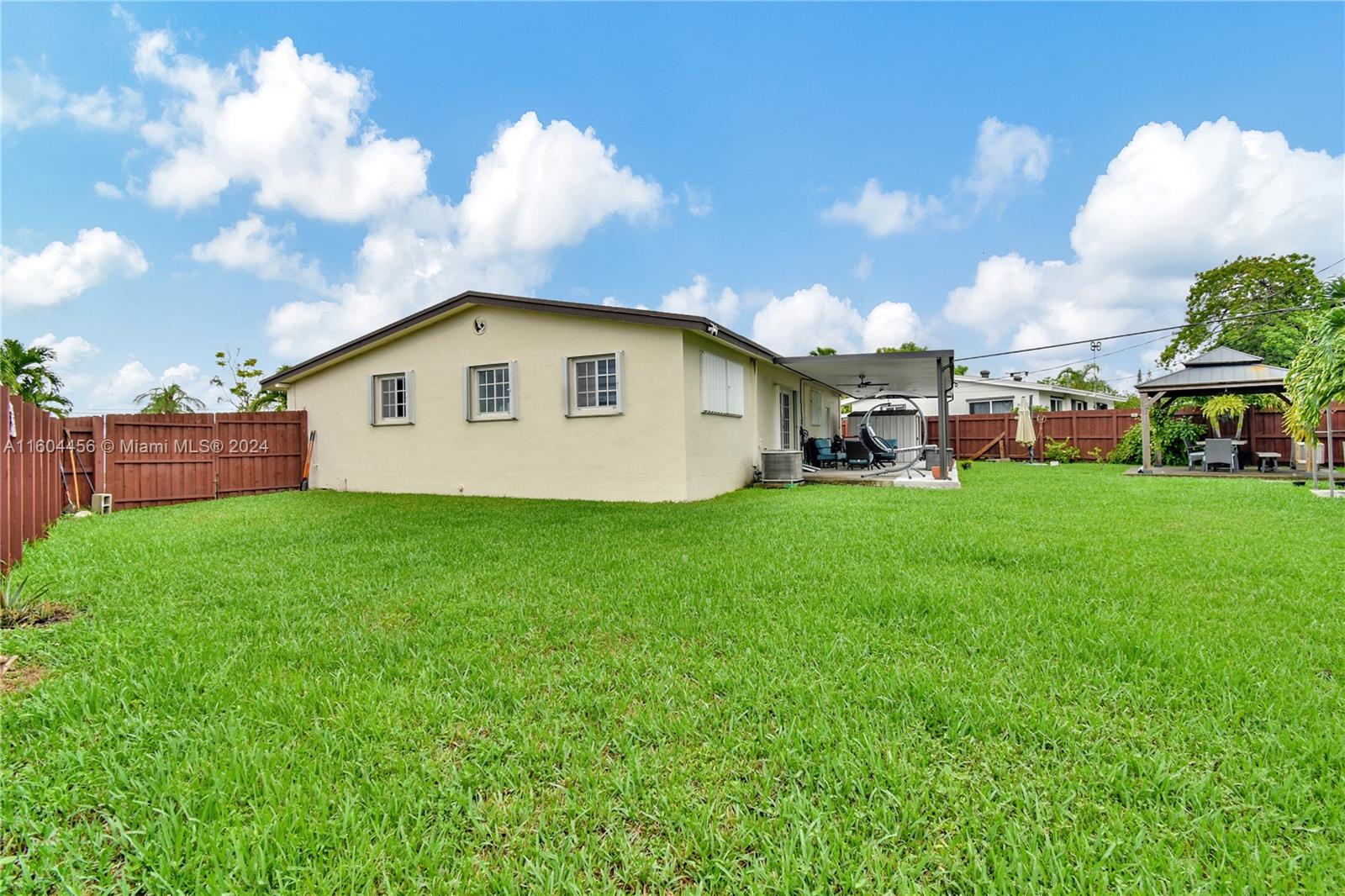 9555 Dominican Dr