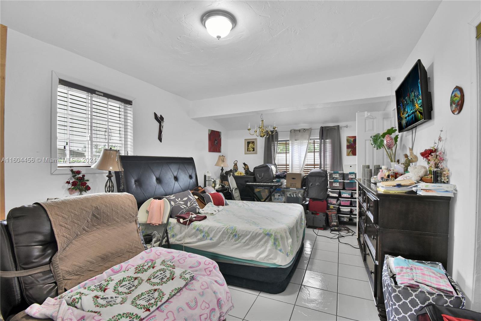 9555 Dominican Dr