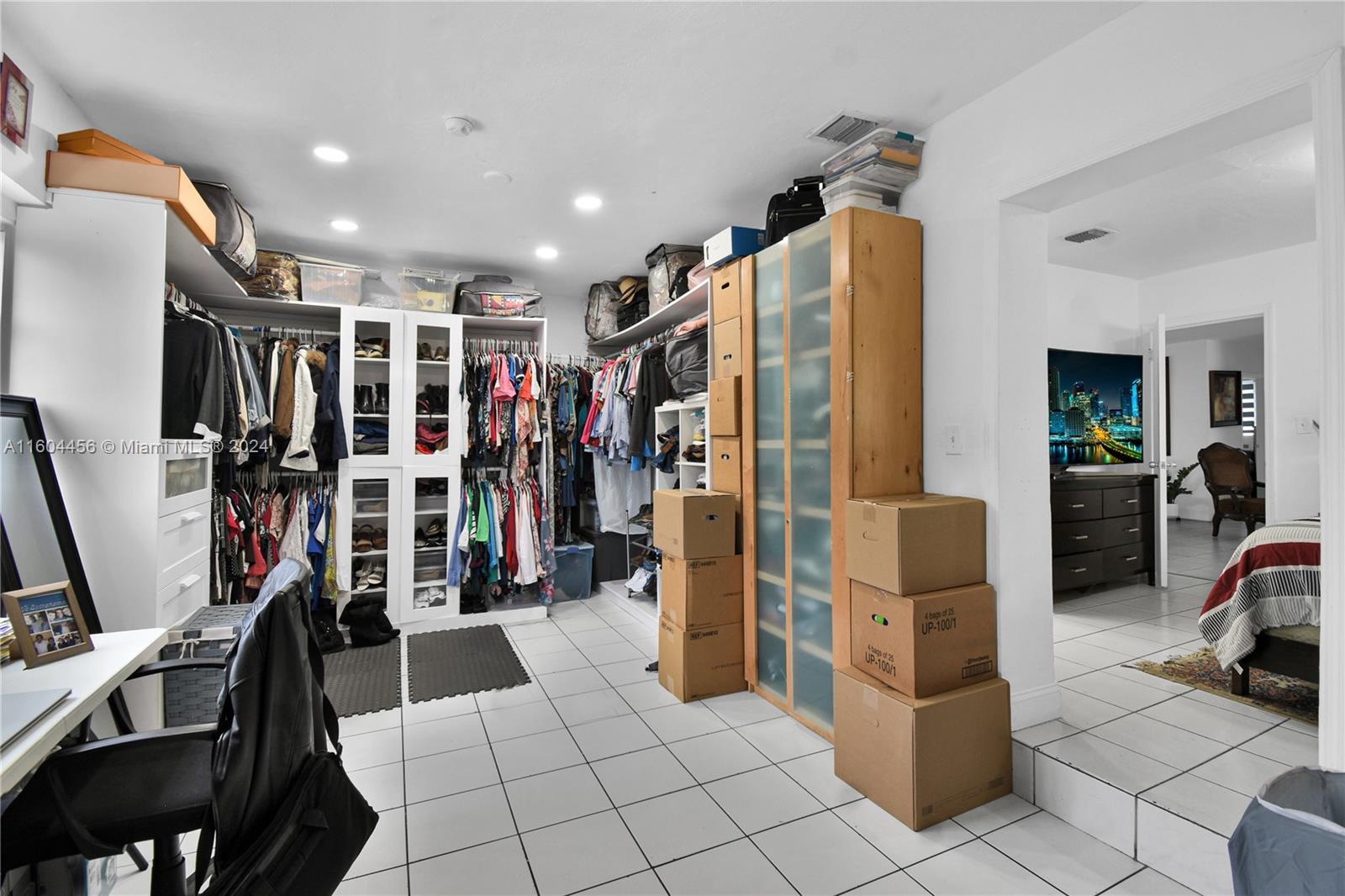 9555 Dominican Dr