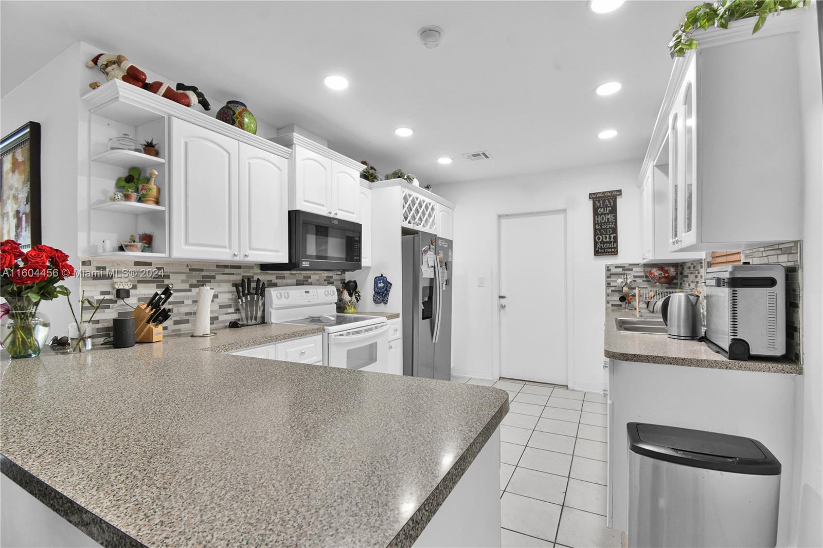 9555 Dominican Dr
