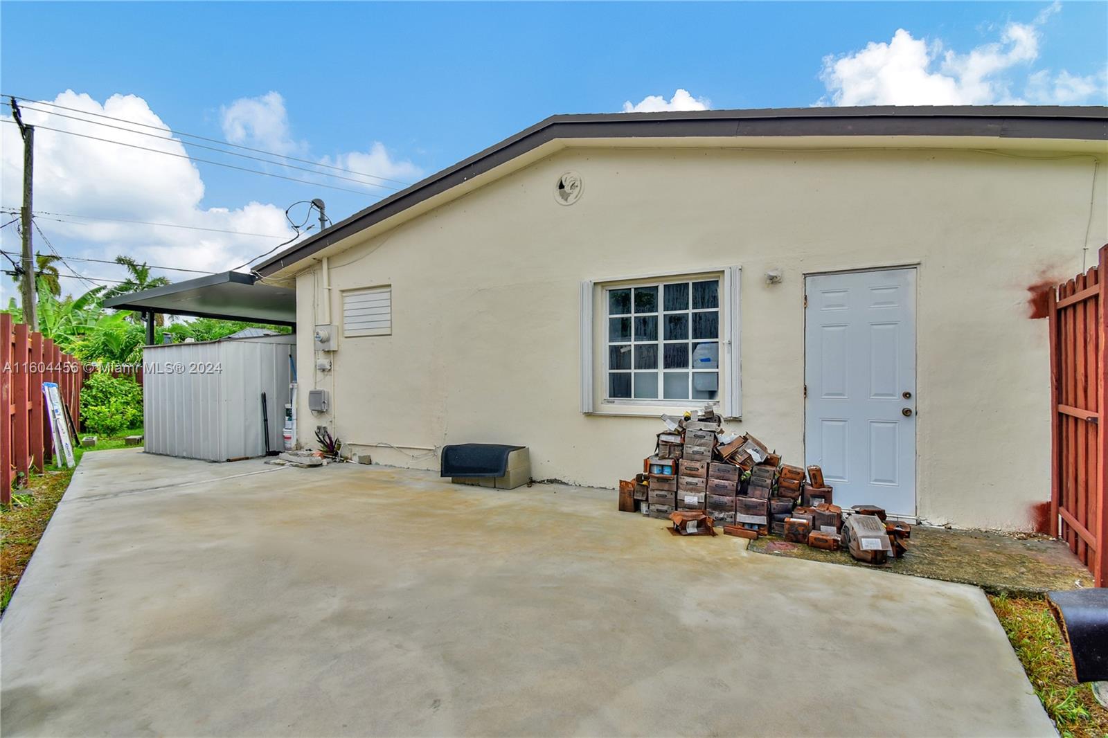 9555 Dominican Dr