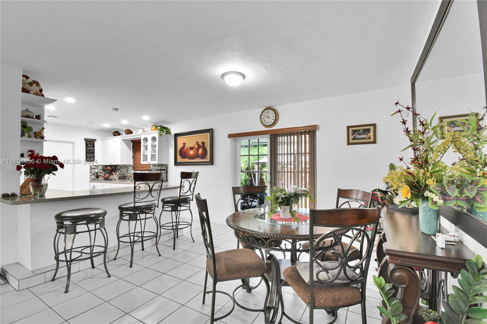 9555 Dominican Dr