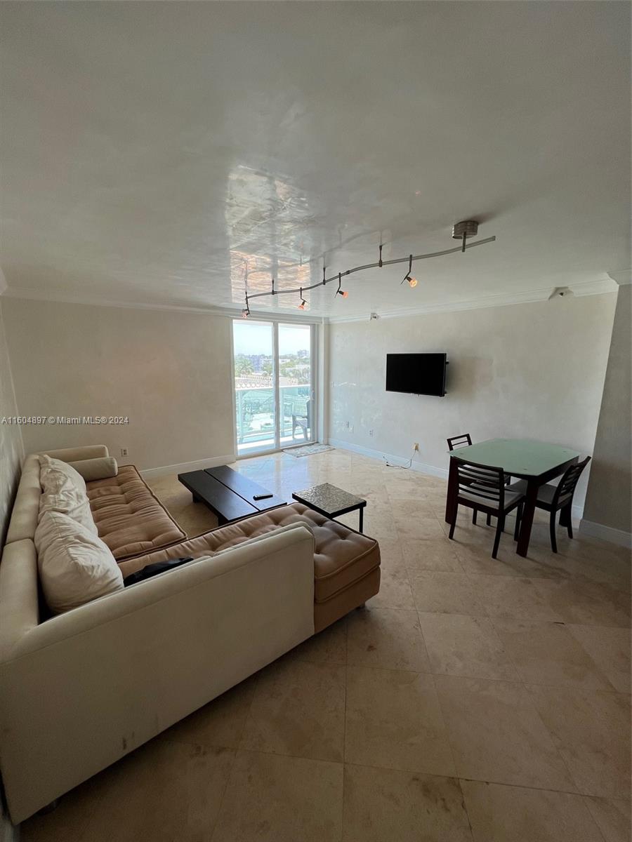 1035 West Ave # 608