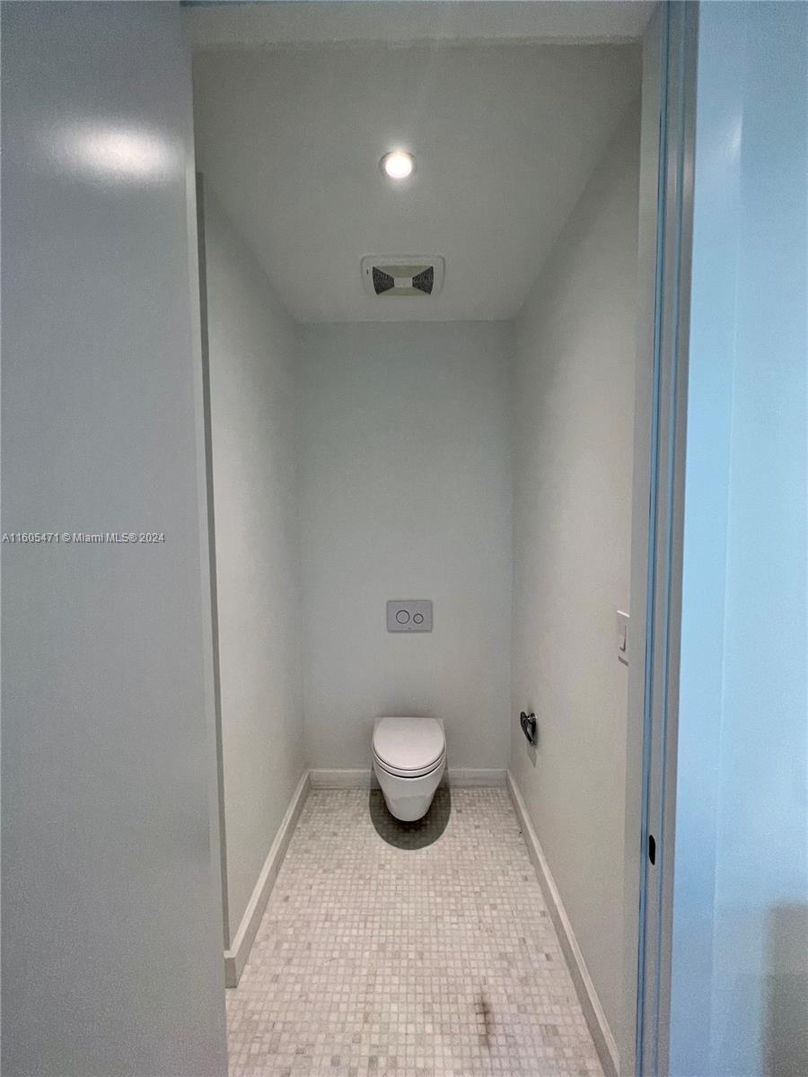 700 NE 26th Ter # 905