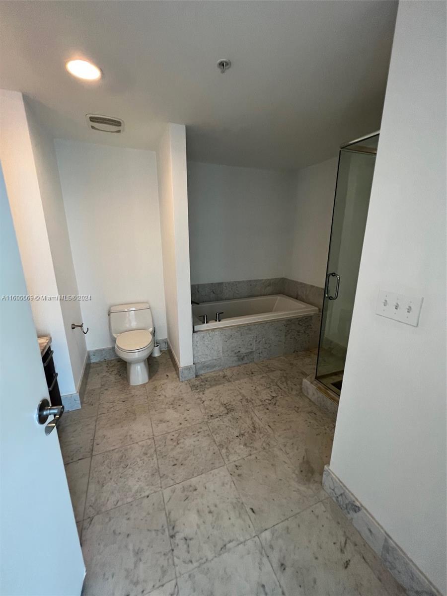 244 Biscayne Blvd # 1610