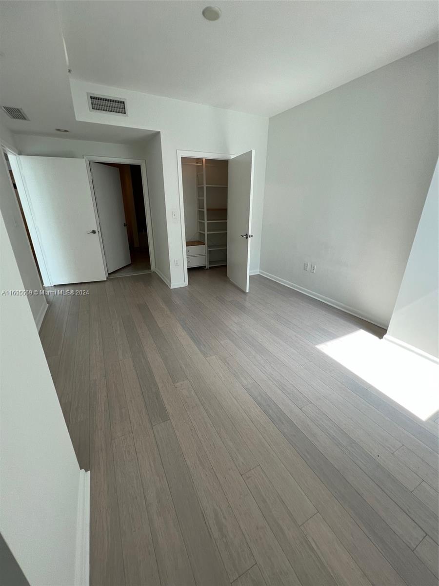 244 Biscayne Blvd # 1610