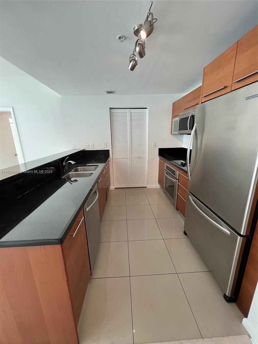 244 Biscayne Blvd # 1610