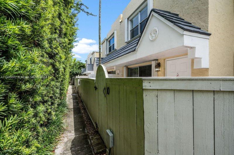 4510 SW 68th Ct Cir # 4 Unit: 20-4