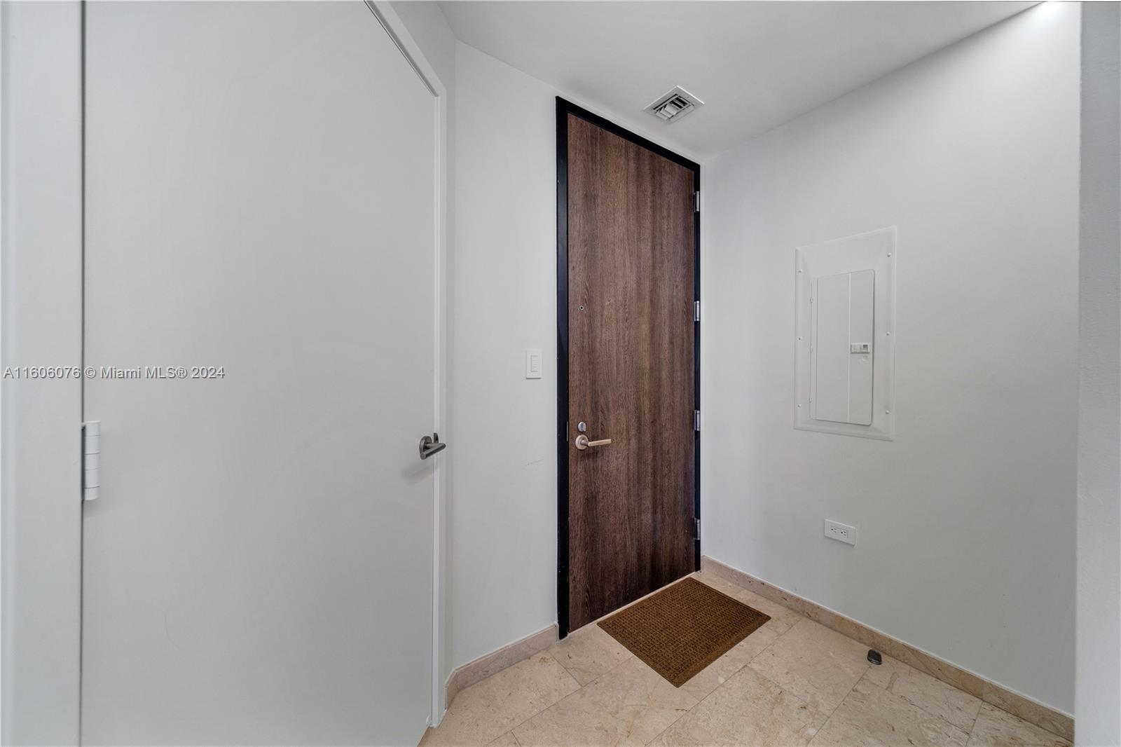 88 SW 7th St # 1112