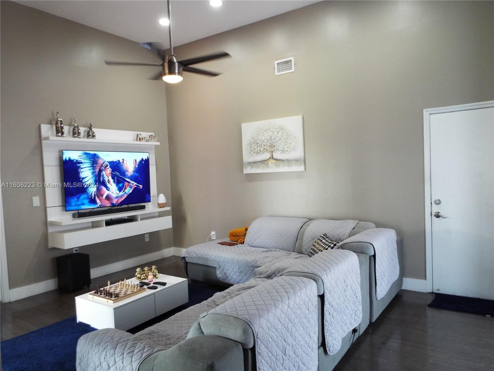 422 SW 88th PL