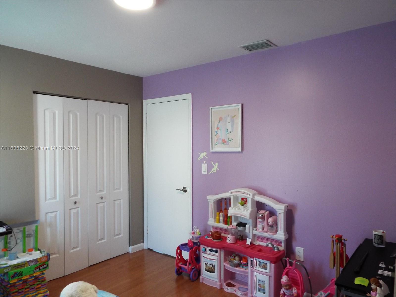 422 SW 88th PL