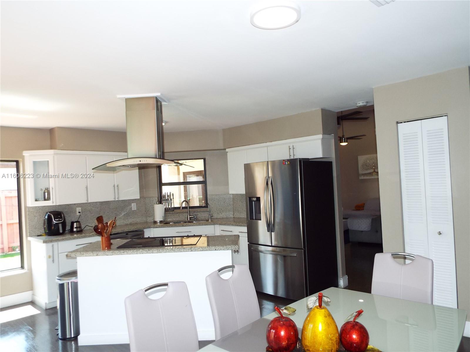 422 SW 88th PL