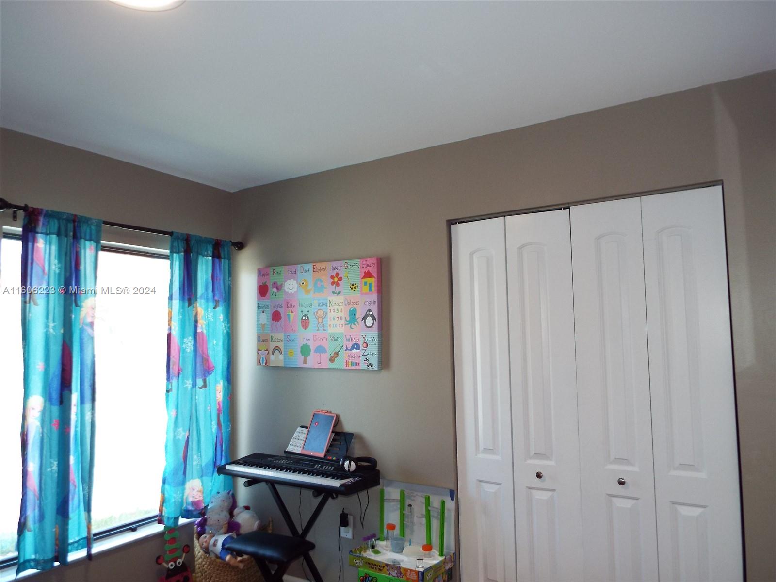 422 SW 88th PL