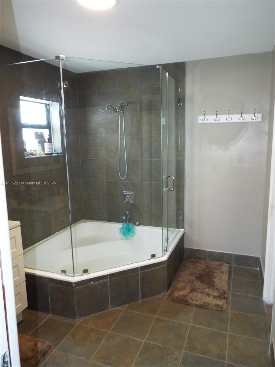 422 SW 88th PL