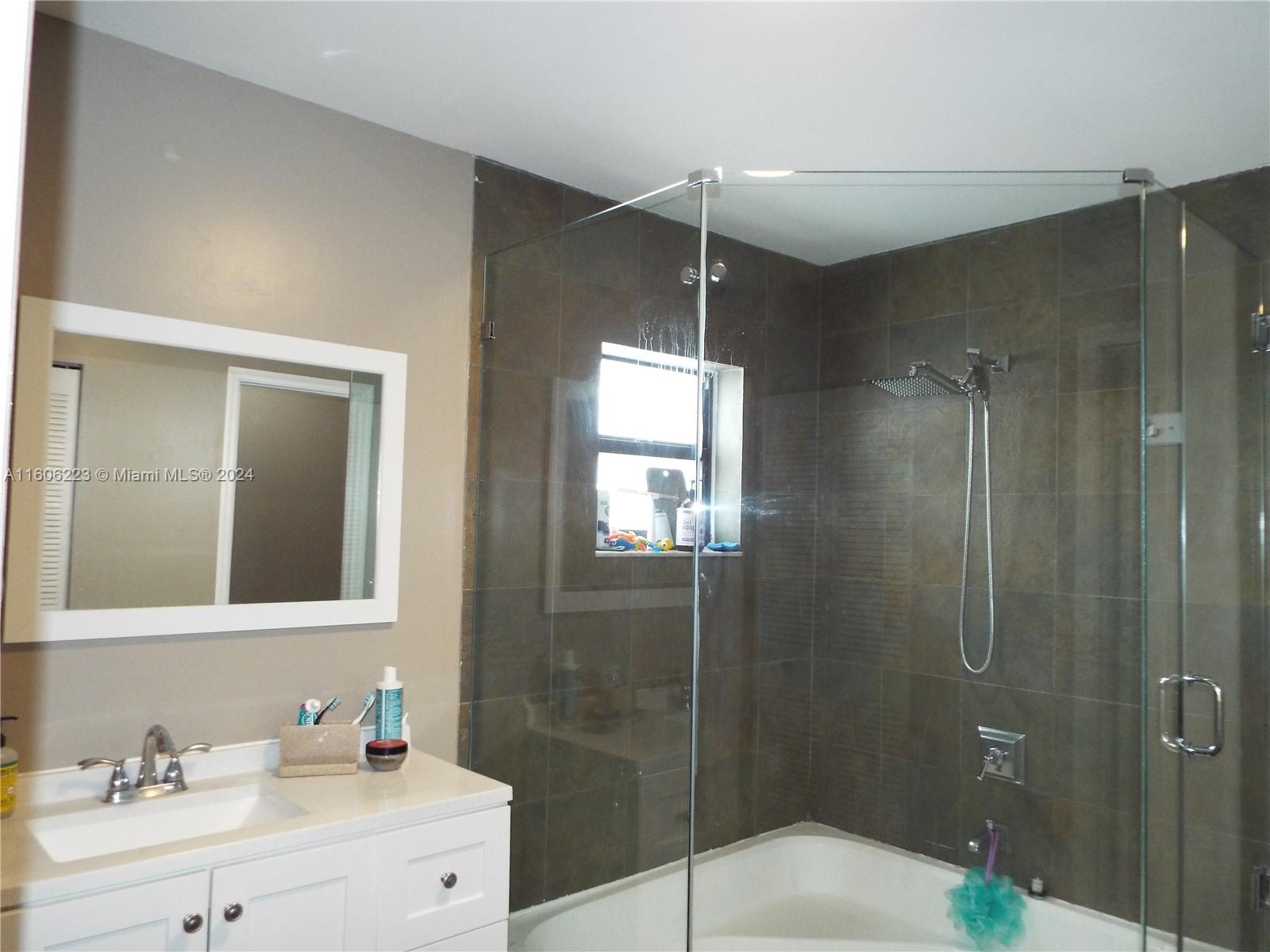422 SW 88th PL