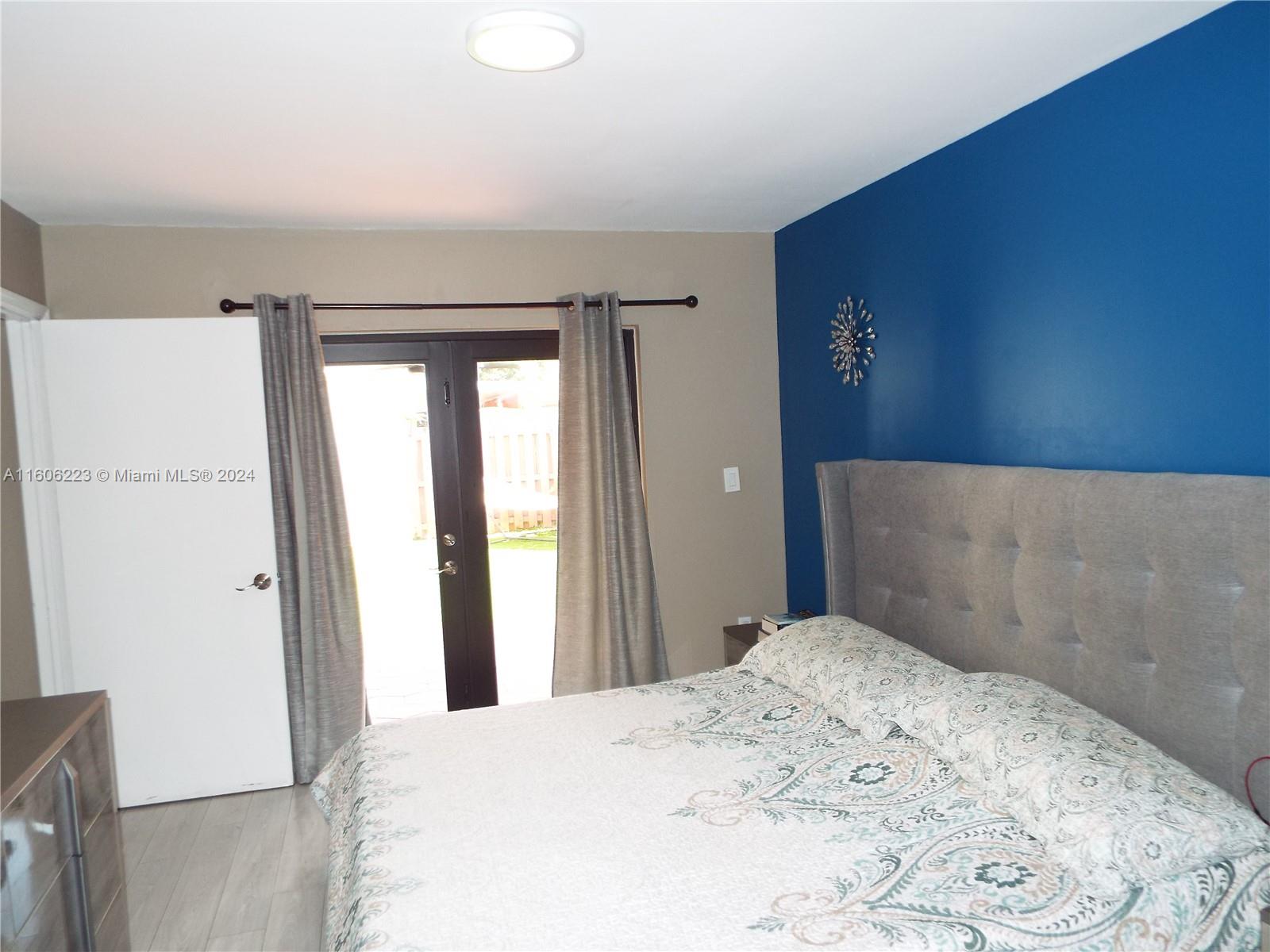 422 SW 88th PL