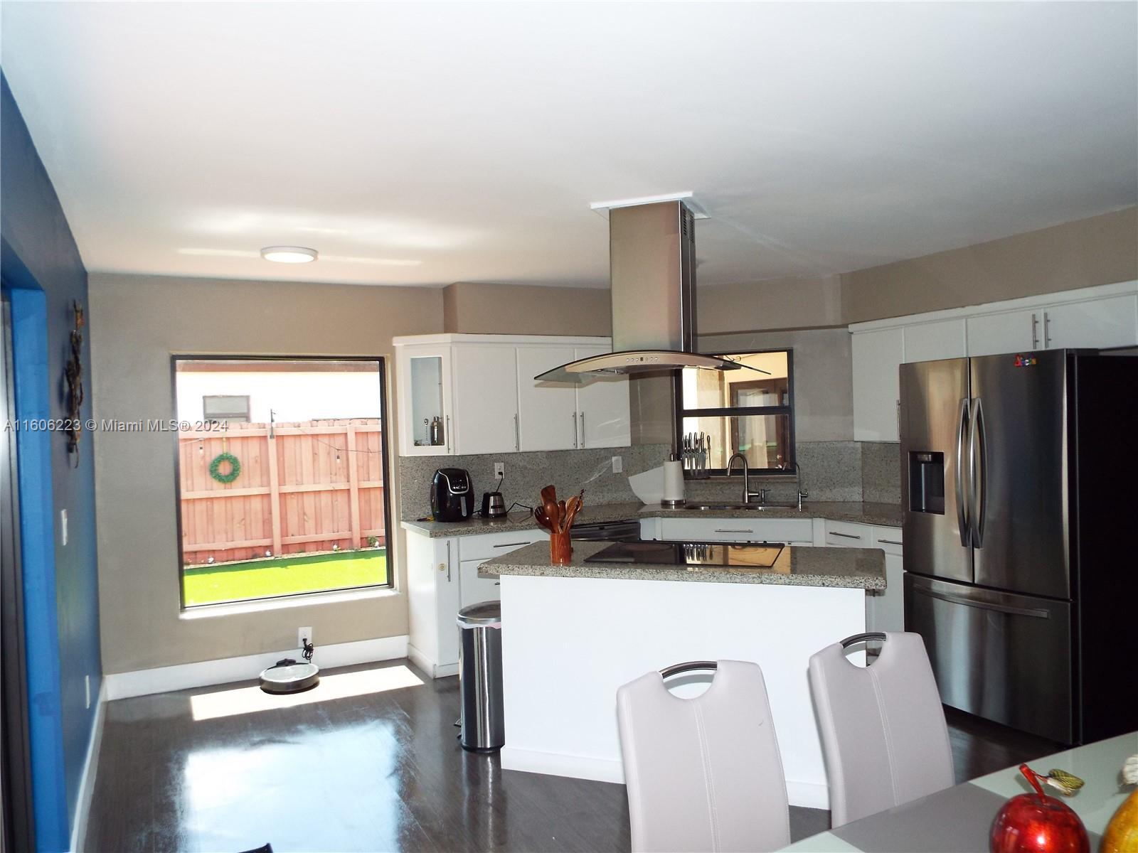 422 SW 88th PL