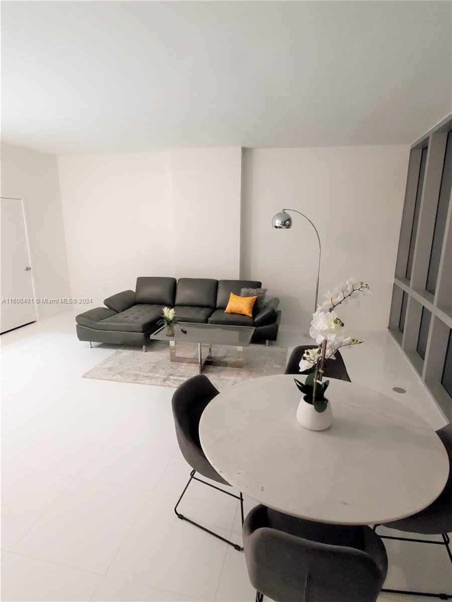 851 NE 1st Ave # 5006