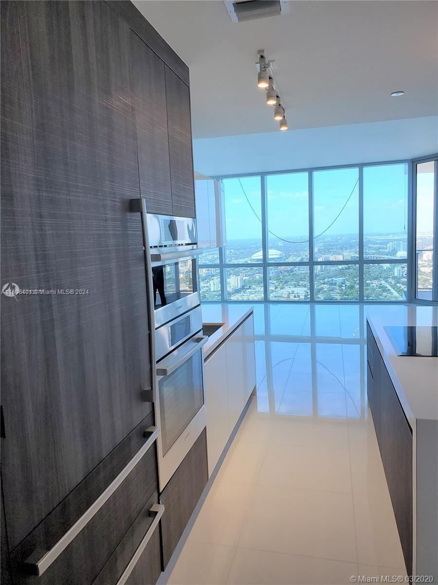 851 NE 1st Ave # 5006