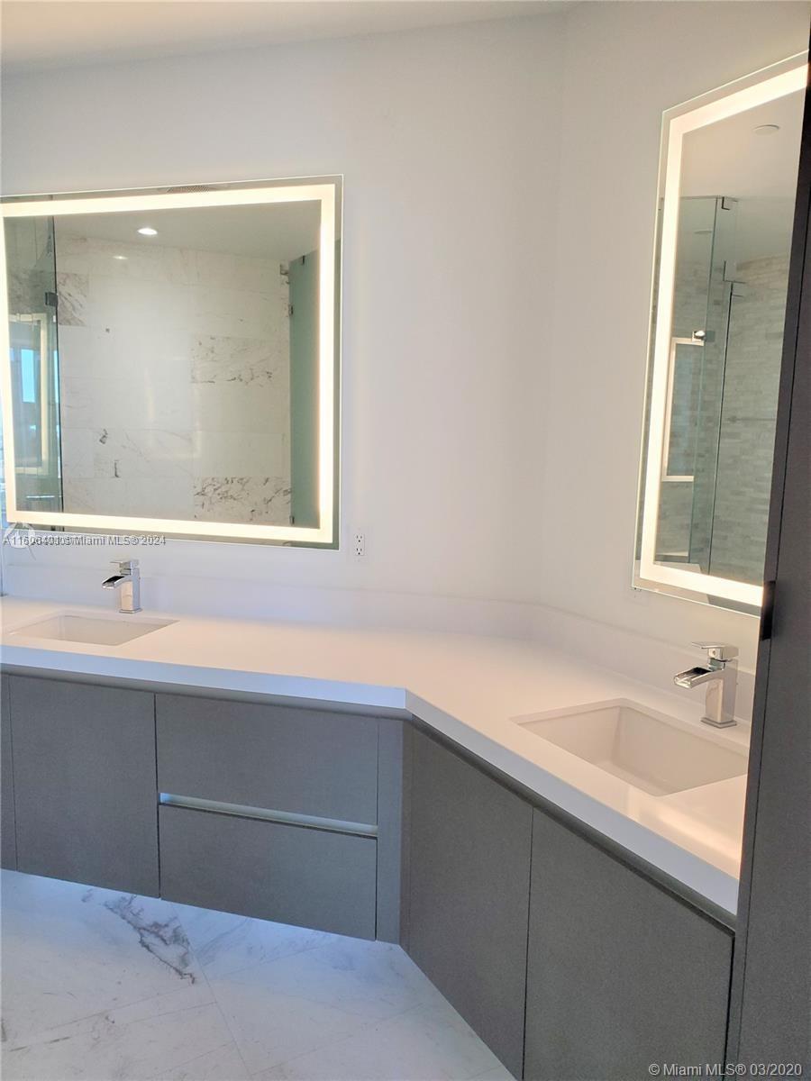 851 NE 1st Ave # 5006