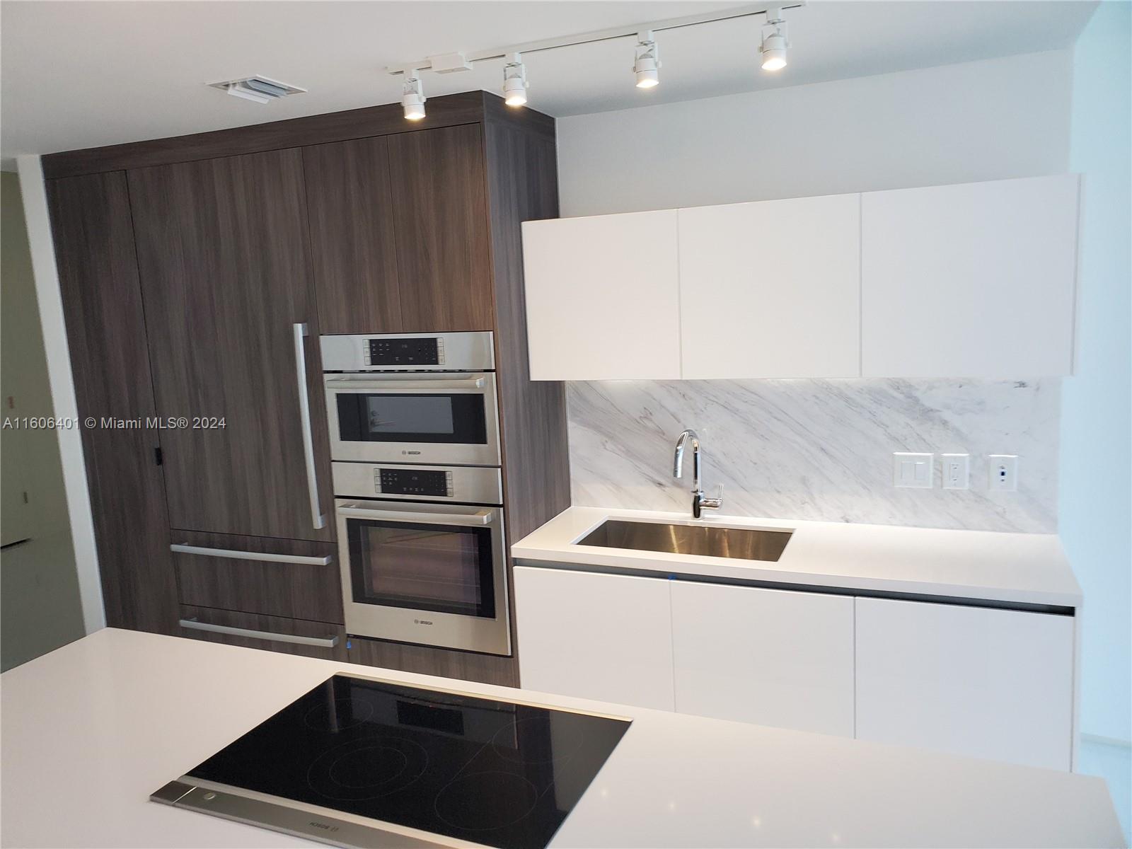 851 NE 1st Ave # 5006