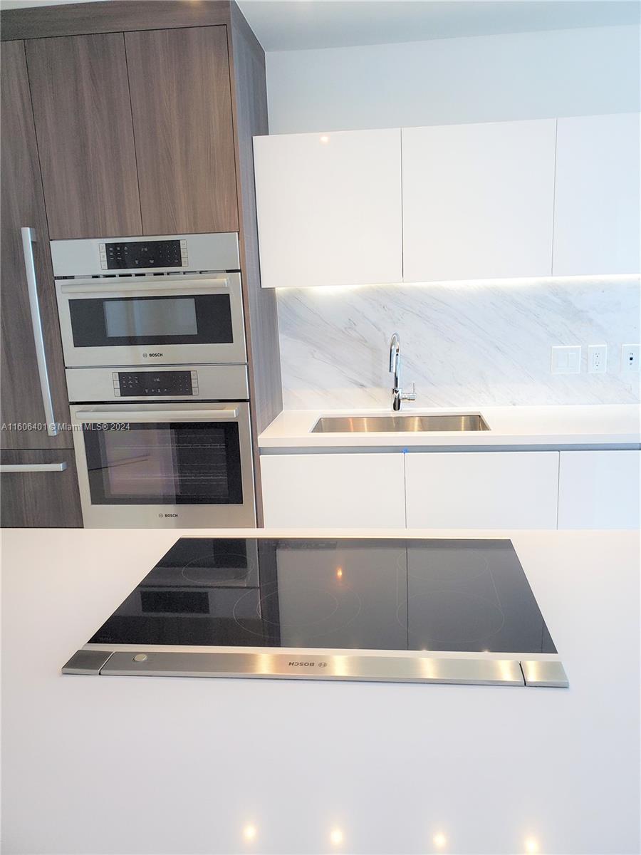 851 NE 1st Ave # 5006