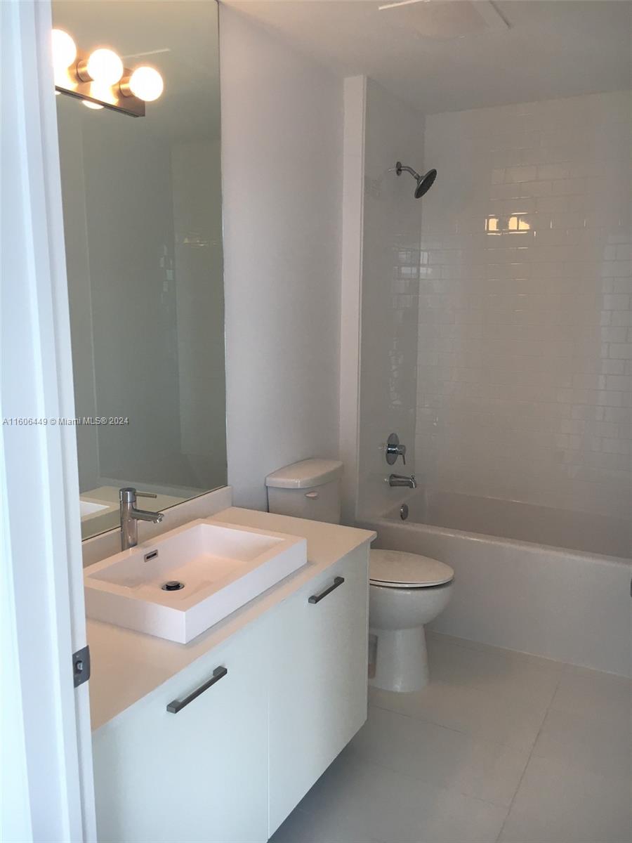 151 SE 1st St # 1109