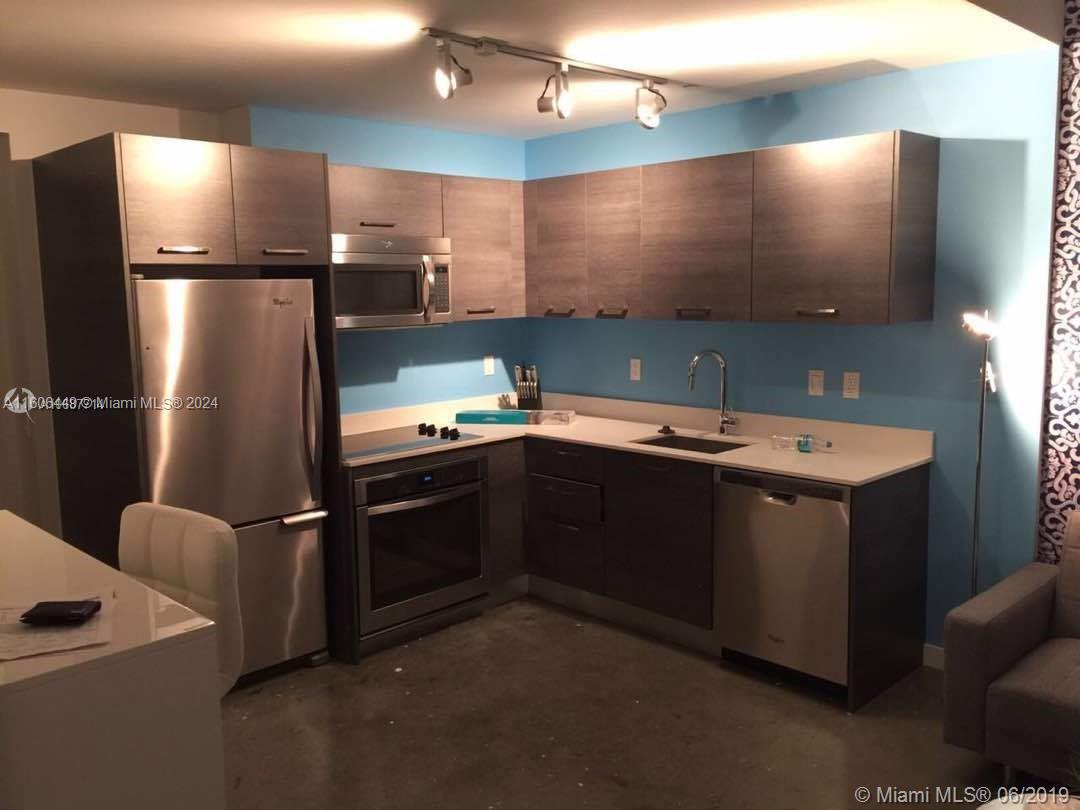 151 SE 1st St # 1109