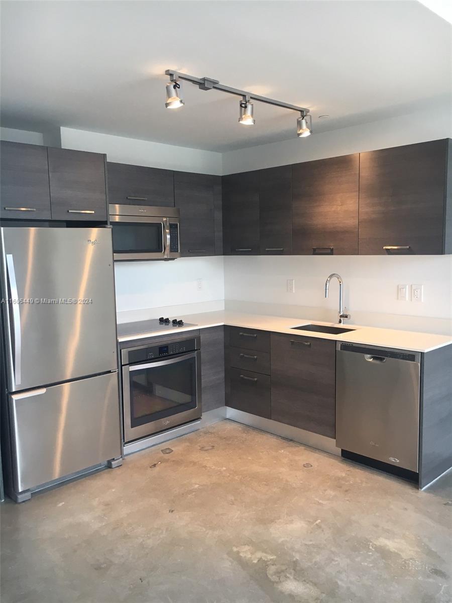 151 SE 1st St # 1109
