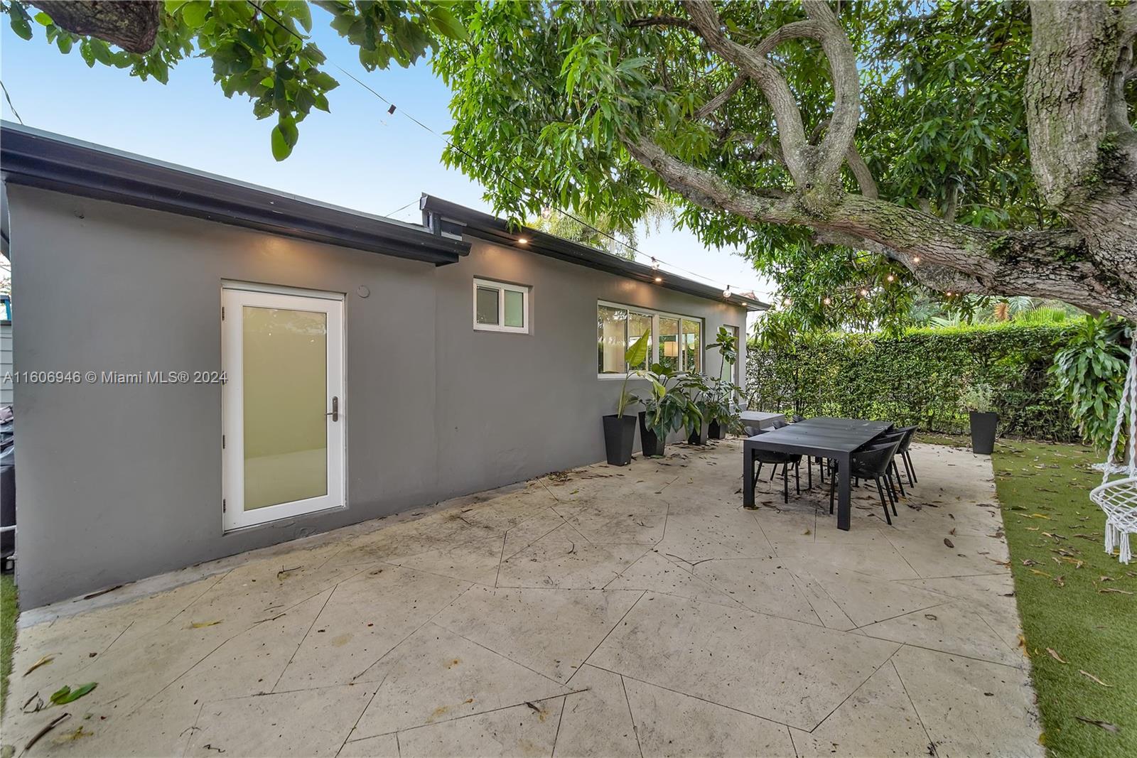 2263 SW 21st Ter