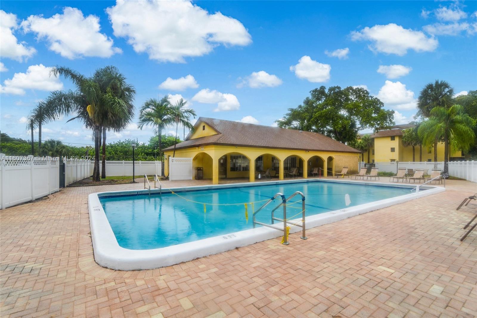 470 NW 20th St # 203