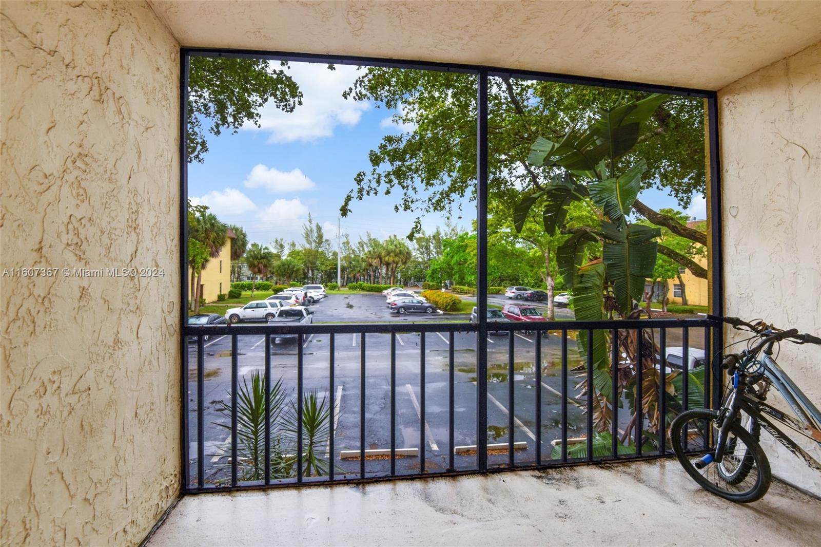 470 NW 20th St # 203