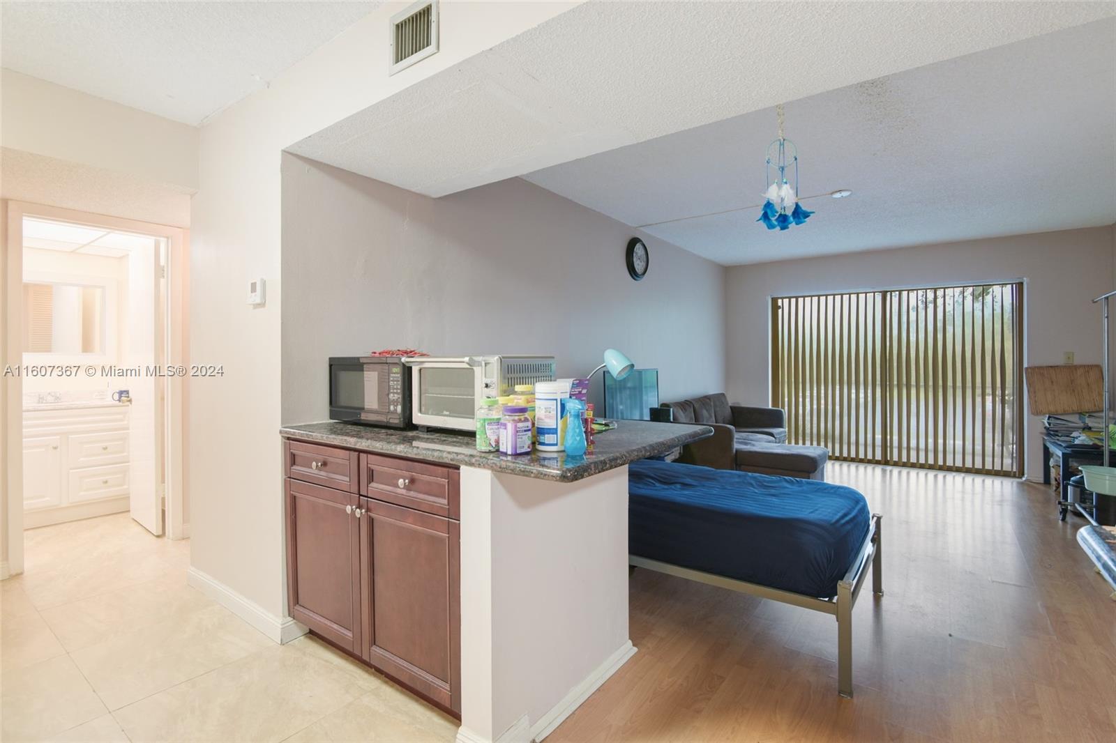 470 NW 20th St # 203