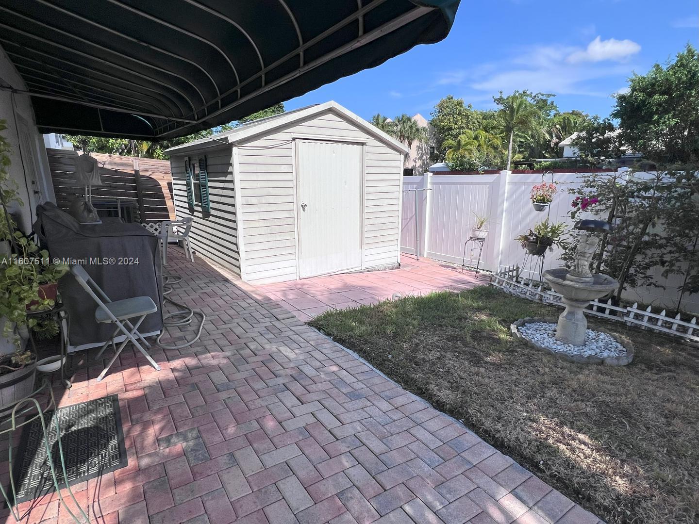 7872 NW 34th Place