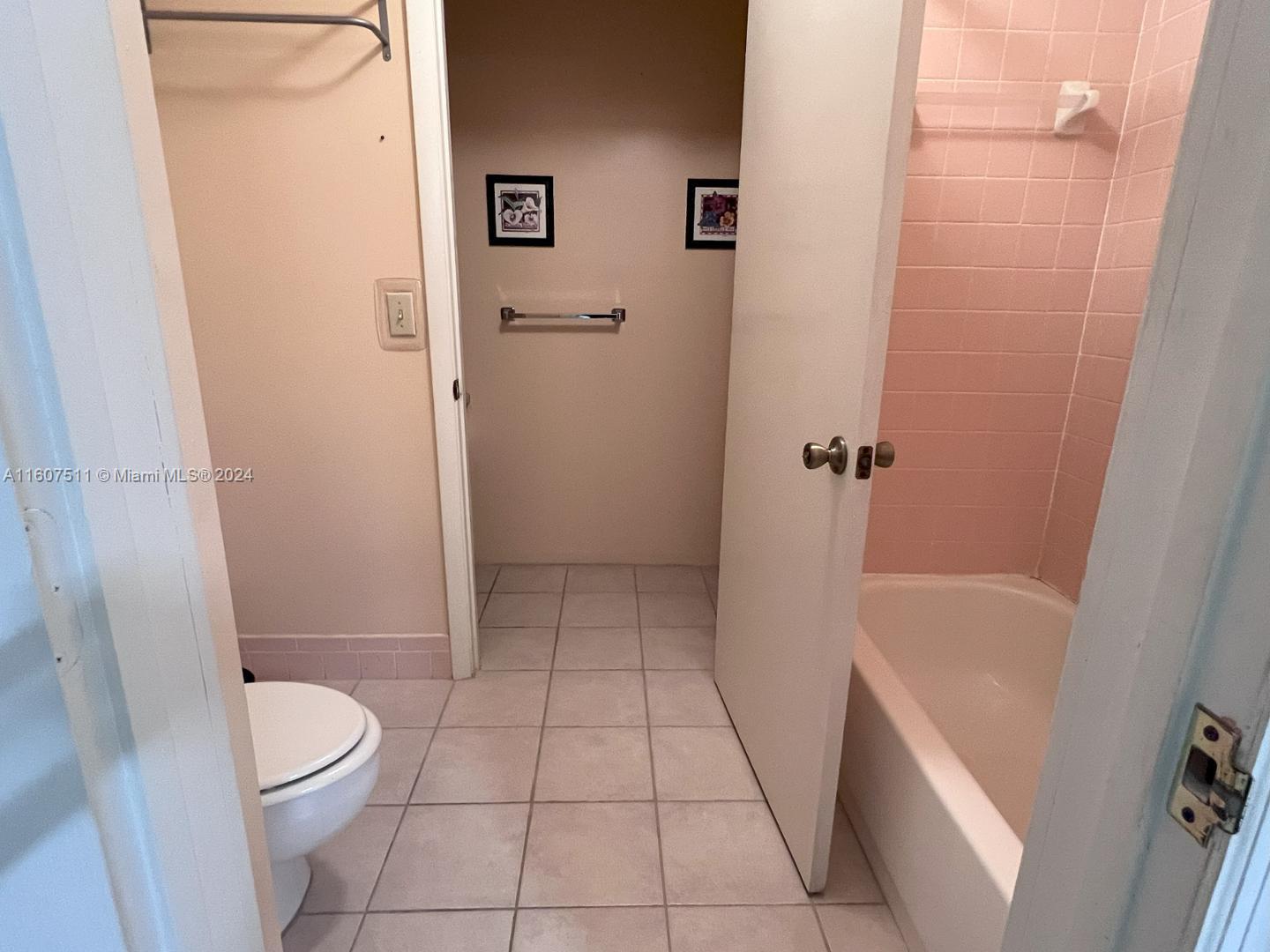7872 NW 34th Place