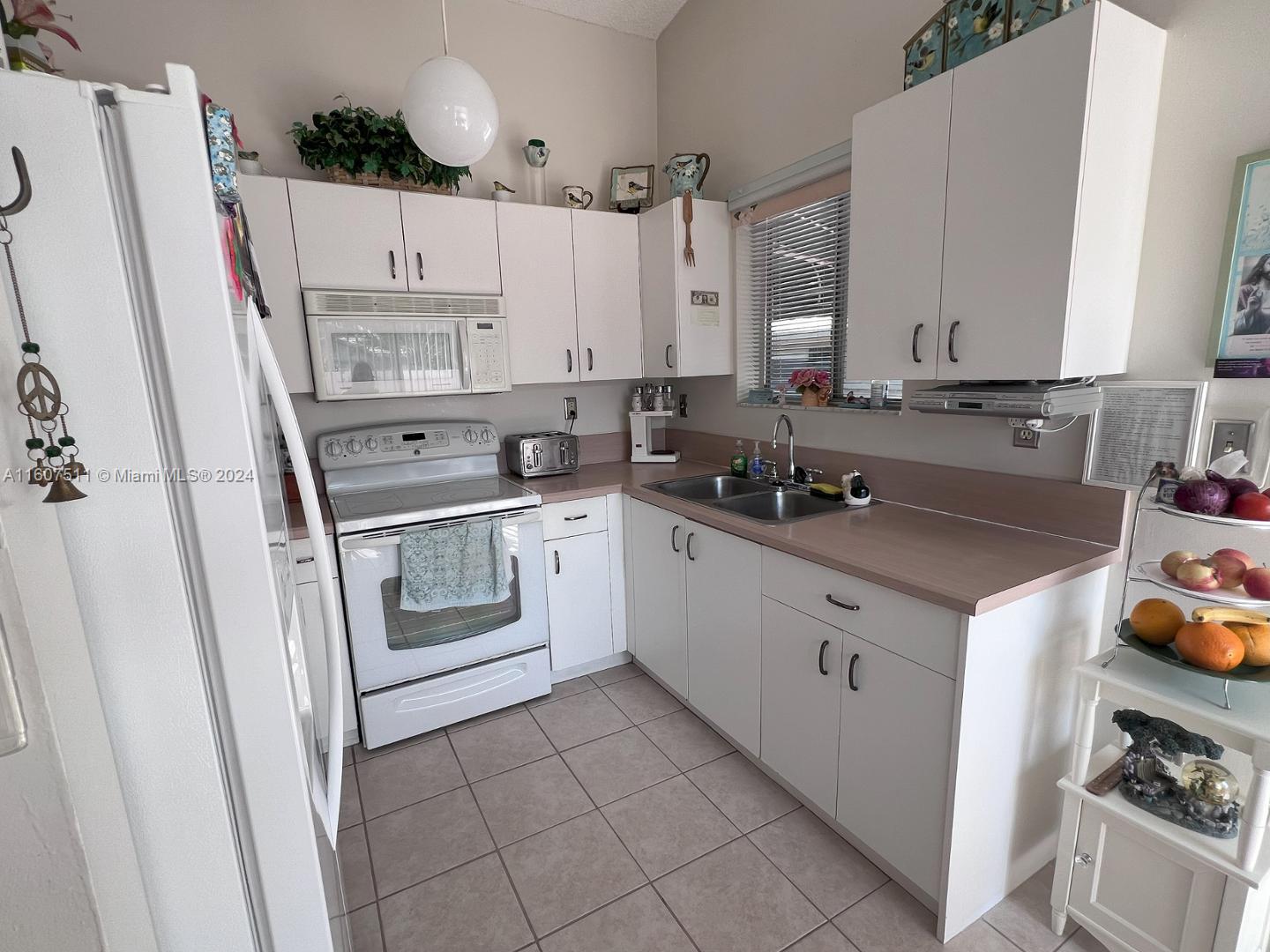 7872 NW 34th Place