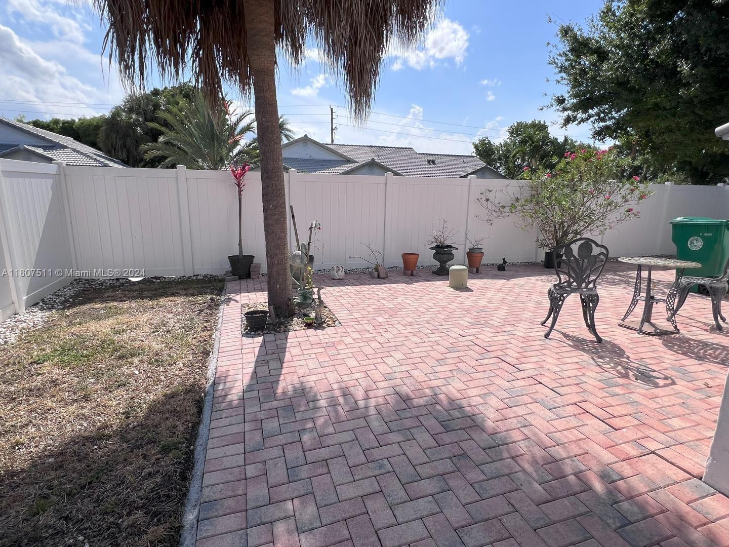 7872 NW 34th Place