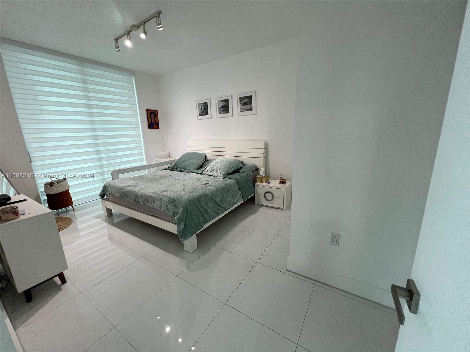 900 Biscayne Blvd # 4910